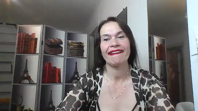 Snapshot of Selena_Moo chatting on August 2, 8:46 am Selena Moo online show from August 2, 8:46 am