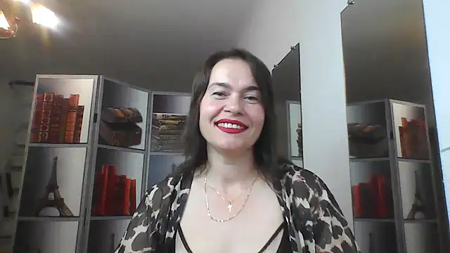Snapshot of Selena_Moo chatting on August 4, 10:07 am Selena Moo online show from August 4, 10:07 am