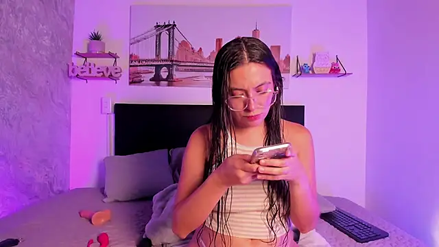Snapshot of SofiaLujan_ chatting on April 29, 11:55 pm SofiaLujan online show from April 29, 11:55 pm
