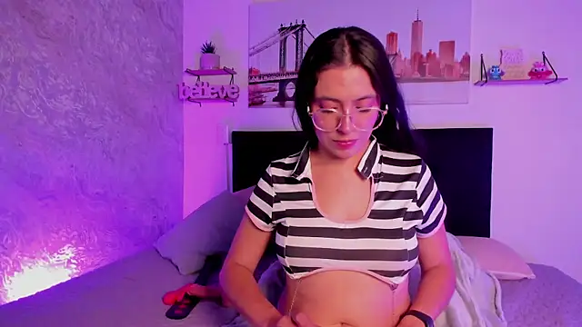 Snapshot of SofiaLujan_ chatting on May 9, 12:05 am SofiaLujan online show from May 9, 12:05 am