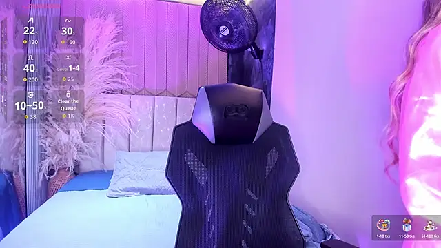 EmilyJohnsoon online show from May 2, 10:04 pm