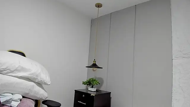Snapshot of kira_relish chatting on April 29, 5:30 pm kira relish online show from April 29, 5:30 pm