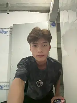Nguyencuong1999 online show from May 3, 6:30 am