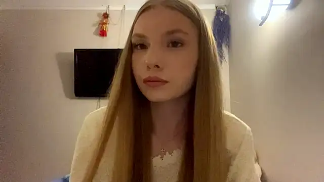 Snapshot of CarolineNine chatting on April 25, 3:09 pm CarolineNine online show from April 25, 3:09 pm