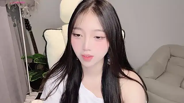 Yukiy8877 online show from May 10, 11:37 am