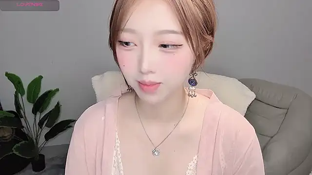 Yukiy8877 online show from May 21, 11:06 am