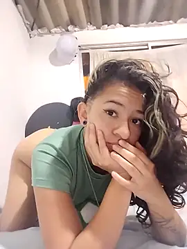 Snapshot of abigail240 chatting on March 27, 12:05 am abigail240 online show from March 27, 12:05 am