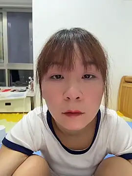Snapshot of flylingling33 chatting on May 20, 4:24 pm flylingling33 online show from May 20, 4:24 pm