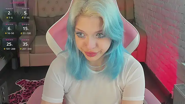 Snapshot of Clown_Princess chatting on May 28, 7:27 am Clown Princess online show from May 28, 7:27 am