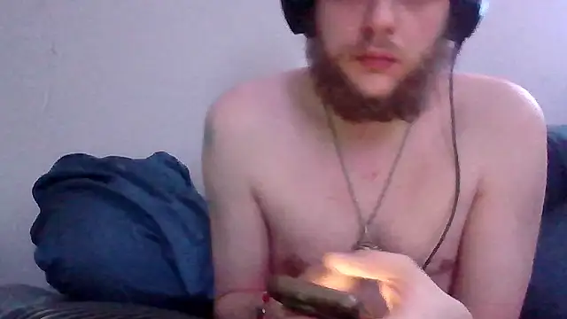 Snapshot of alejandro69420 chatting on April 25, 11:02 pm alejandro69420 online show from April 25, 11:02 pm