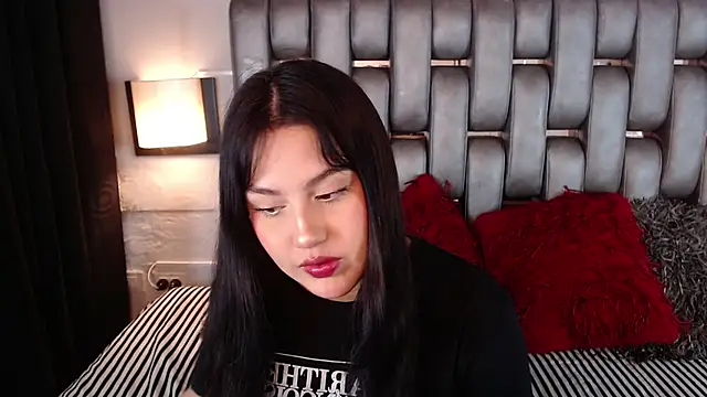 Snapshot of Sofiia_Vega_ chatting on April 21, 11:49 am Sofiia Vega online show from April 21, 11:49 am
