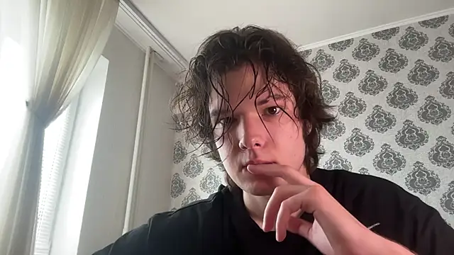 Snapshot of tomasdickpick chatting on June 6, 8:41 am tomasdickpick online show from June 6, 8:41 am