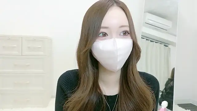 Snapshot of salachan_v chatting on April 5, 11:40 am salachan v online show from April 5, 11:40 am