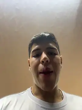 Snapshot of Angel_khouri_ chatting on April 22, 1:30 am Angel khouri online show from April 22, 1:30 am