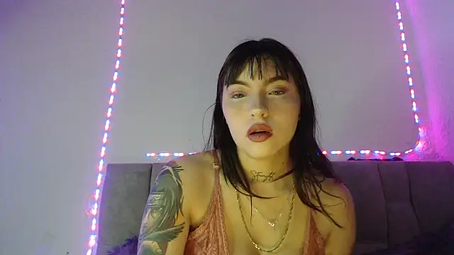 Snapshot of Val_Time chatting on June 26, 6:56 pm Val Time online show from June 26, 6:56 pm