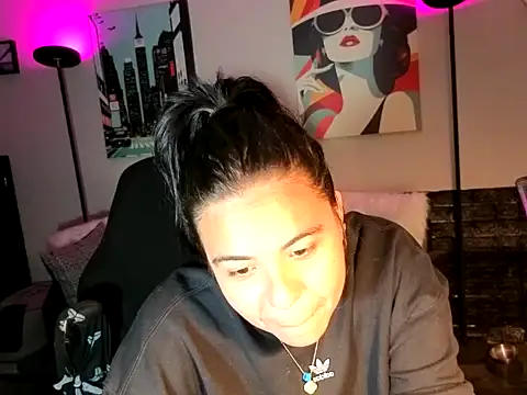 Snapshot of HannaJonns chatting on April 26, 8:17 pm HannaJonns online show from April 26, 8:17 pm