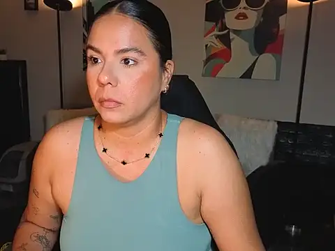 Snapshot of HannaJonns chatting on July 12, 7:27 pm HannaJonns online show from July 12, 7:27 pm
