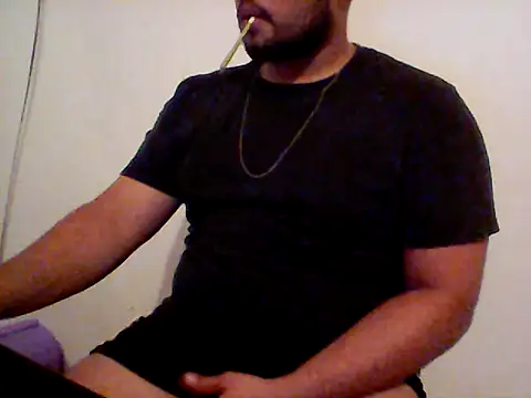 Snapshot of Derick_013 chatting on May 10, 1:00 am Derick 013 online show from May 10, 1:00 am