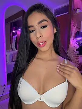 Rossie Blooms online show from May 15, 11:34 pm