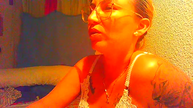 Snapshot of pamela661 chatting on July 16, 11:44 pm pamela661 online show from July 16, 11:44 pm