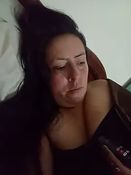 Snapshot of bella_smit1 chatting on May 18, 12:29 am bella smit1 online show from May 18, 12:29 am