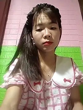 Snapshot of AmyLinee01 chatting on May 27, 5:48 am AmyLinee01 online show from May 27, 5:48 am