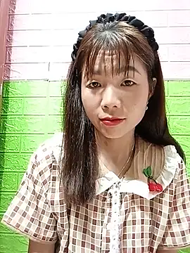 Snapshot of AmyLinee01 chatting on June 18, 11:58 am AmyLinee01 online show from June 18, 11:58 am
