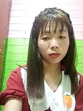 Snapshot of AmyLinee01 chatting on June 21, 10:56 pm AmyLinee01 online show from June 21, 10:56 pm
