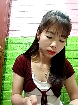 AmyLinee01 online show from July 12, 9:55 am