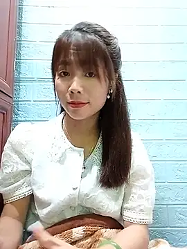 AmyLinee01 online show from August 1, 11:25 pm