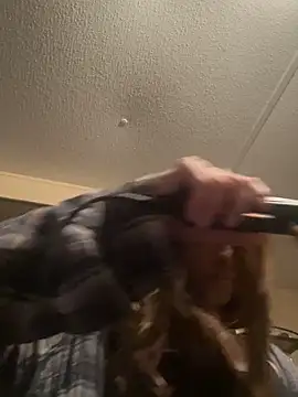 AlexAndriaStrips online show from March 25, 9:04 am