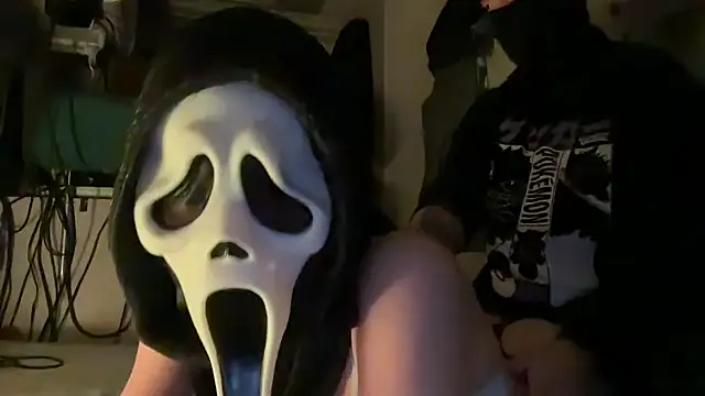 SilentScreamsVan- online show from April 8, 8:53 pm