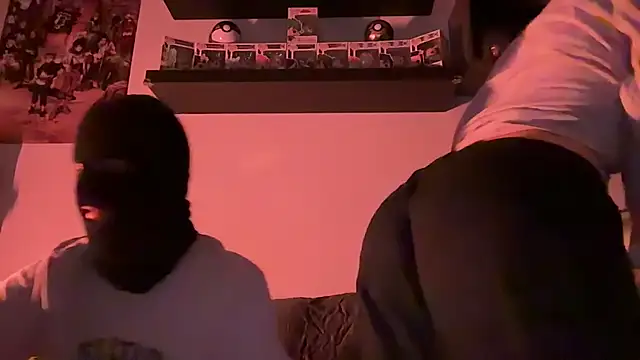 SilentScreamsVan- online show from April 14, 10:05 pm