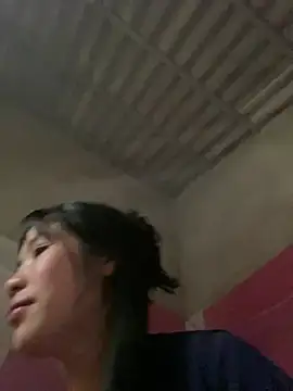 Snapshot of Saka-saka chatting on April 21, 5:03 am Saka-saka online show from April 21, 5:03 am