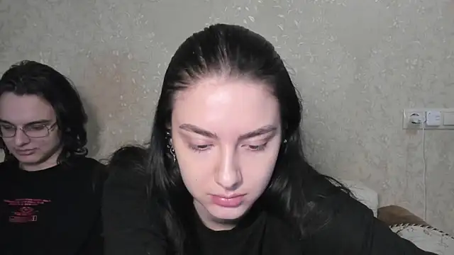 Snapshot of muuur_love231 chatting on May 17, 6:37 pm muuur love231 online show from May 17, 6:37 pm