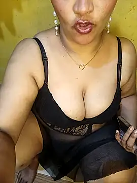 Snapshot of Crushme_cpl chatting on June 23, 7:23 pm Crushme cpl online show from June 23, 7:23 pm