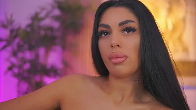 LatinaMorene online show from June 6, 6:56 pm