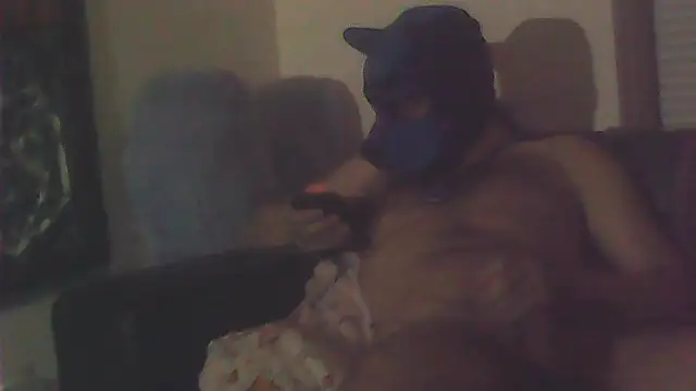 Snapshot of HungPupNyx chatting on April 21, 2:51 am HungPupNyx online show from April 21, 2:51 am