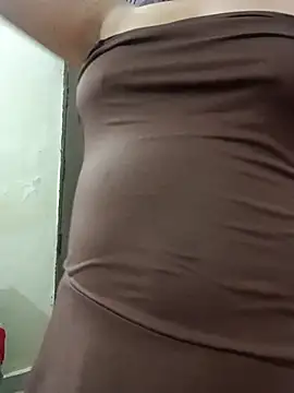 Snapshot of flywithkavish chatting on April 3, 7:23 pm flywithkavish online show from April 3, 7:23 pm