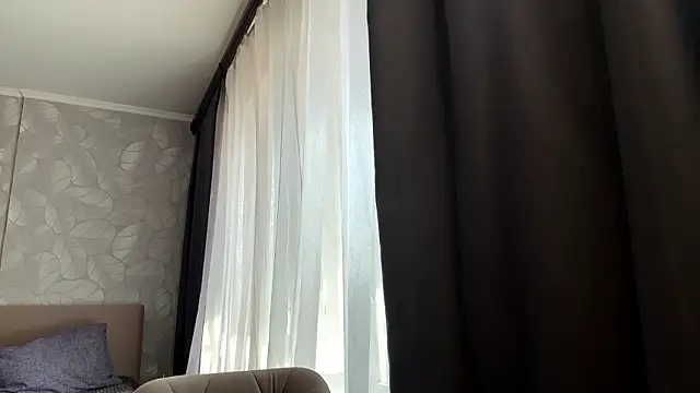 Snapshot of Emely_Cute chatting on March 22, 9:34 am Emely Cute online show from March 22, 9:34 am