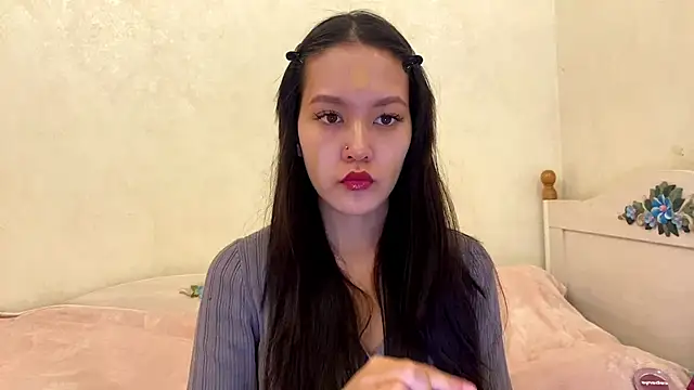 Snapshot of ayanovae chatting on April 3, 5:49 am ayanovae online show from April 3, 5:49 am