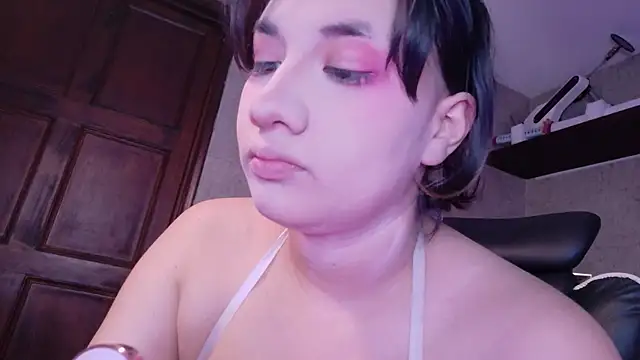 Snapshot of Carmillaa chatting on April 15, 10:32 pm Carmillaa online show from April 15, 10:32 pm
