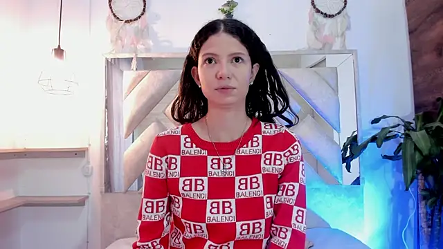sofy bonnet1 online show from May 3, 12:11 pm