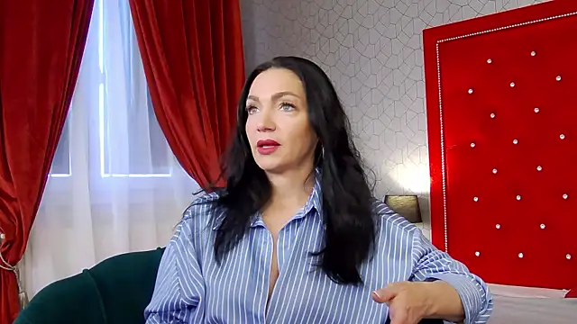 Snapshot of GraceMontclaire chatting on April 23, 9:19 am GraceMontclaire online show from April 23, 9:19 am