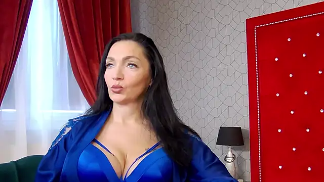 Snapshot of GraceMontclaire chatting on April 24, 10:50 am GraceMontclaire online show from April 24, 10:50 am