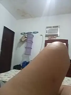 Snapshot of sexymomsn chatting on July 4, 12:11 pm sexymomsn online show from July 4, 12:11 pm