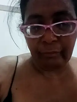 Snapshot of sexymomsn chatting on July 6, 6:54 pm sexymomsn online show from July 6, 6:54 pm