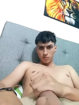Snapshot of Diablito045 chatting on April 15, 11:27 pm Diablito045 online show from April 15, 11:27 pm