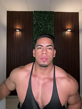 Snapshot of Trevor_vinc chatting on April 1, 6:58 am Trevor vinc online show from April 1, 6:58 am