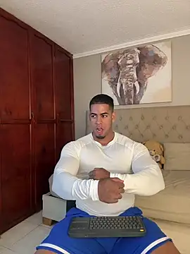 Snapshot of Trevor_vinc chatting on April 2, 1:09 pm Trevor vinc online show from April 2, 1:09 pm